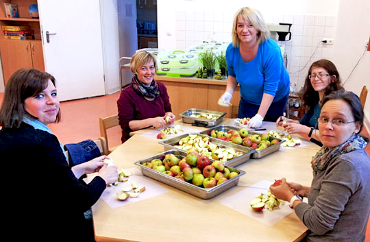 Zubereitung des Schulobstes in der Schule